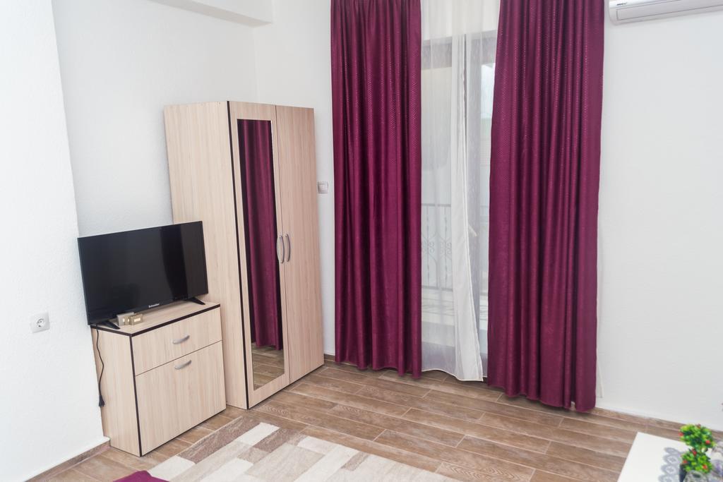 Bed & Breakfast Delikates Stojakovo Екстер'єр фото