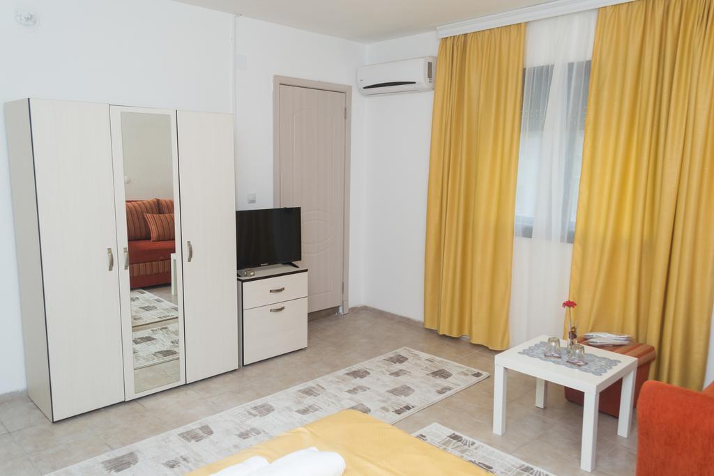 Bed & Breakfast Delikates Stojakovo Екстер'єр фото