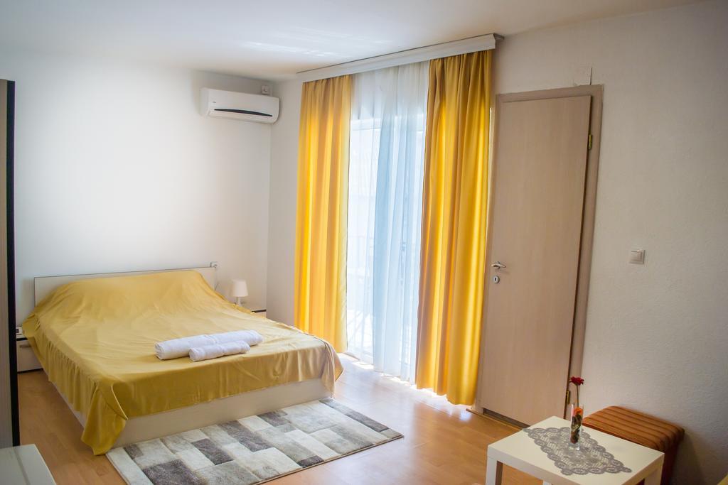 Bed & Breakfast Delikates Stojakovo Екстер'єр фото