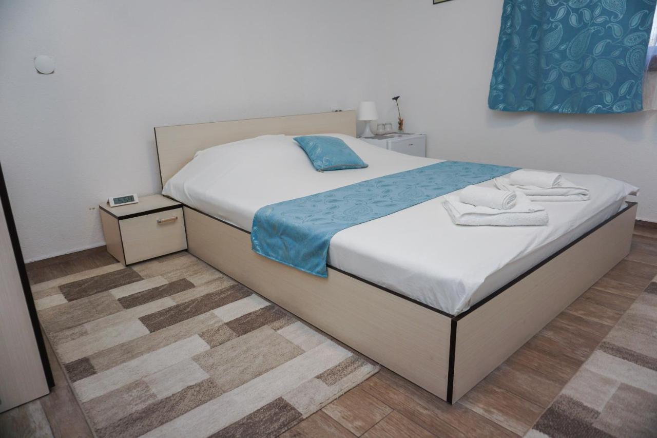 Bed & Breakfast Delikates Stojakovo Екстер'єр фото